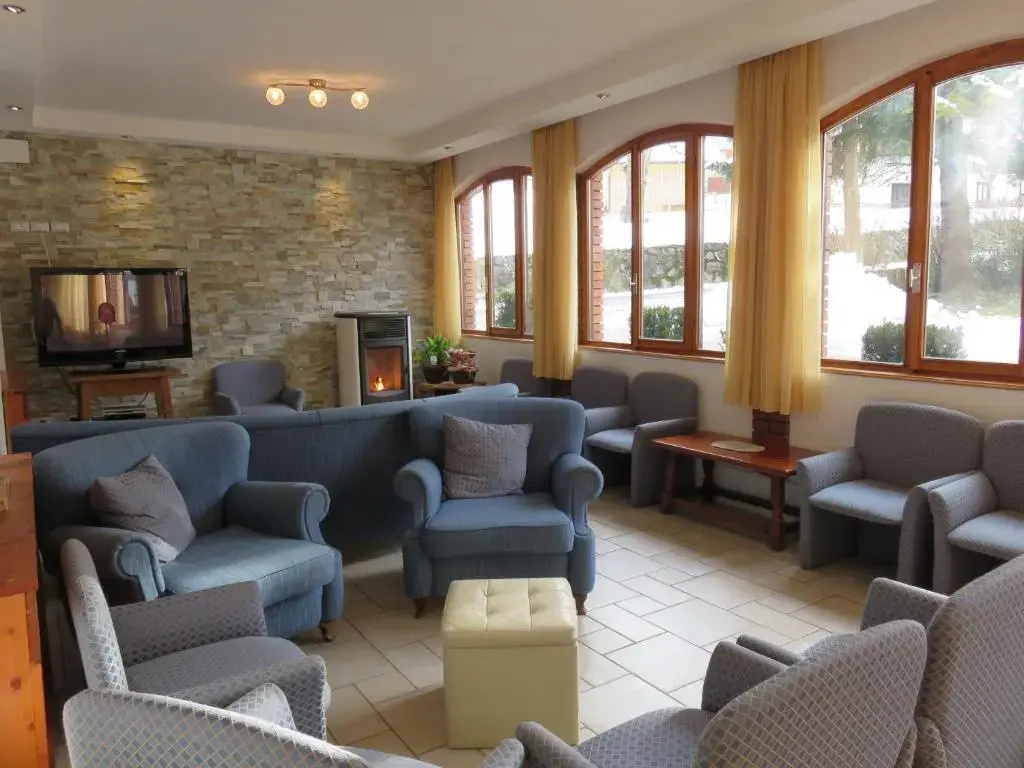 Lobby & Reception