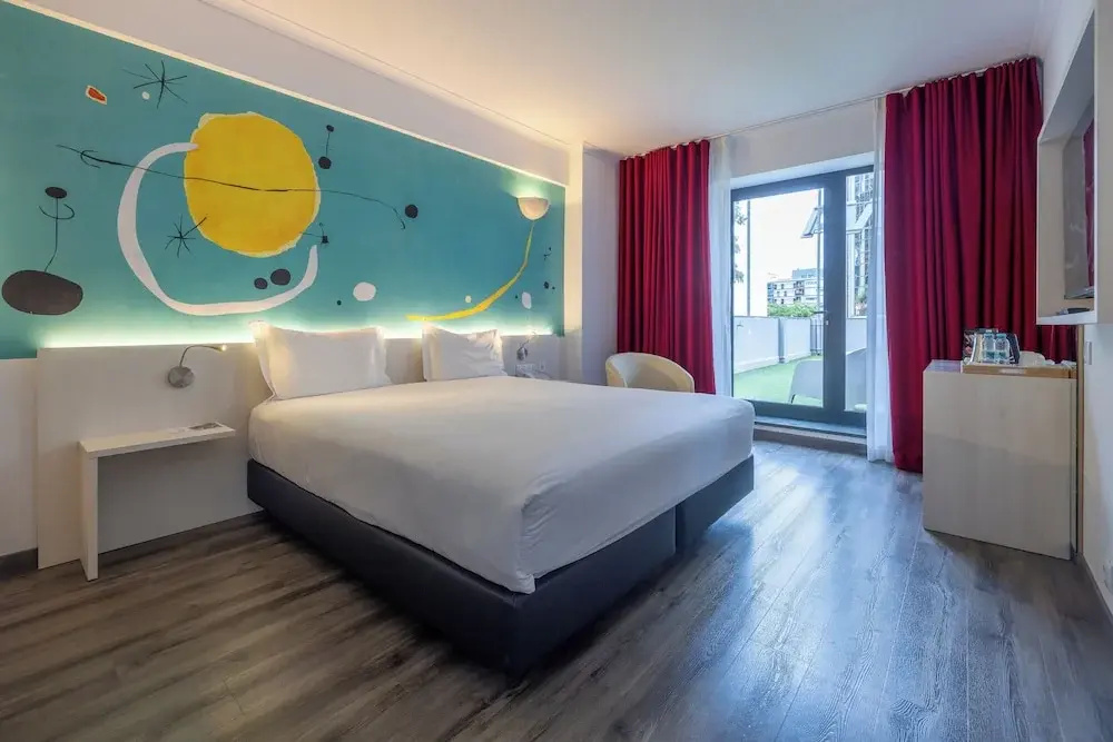 Superior Double room with balcony (full double bed)