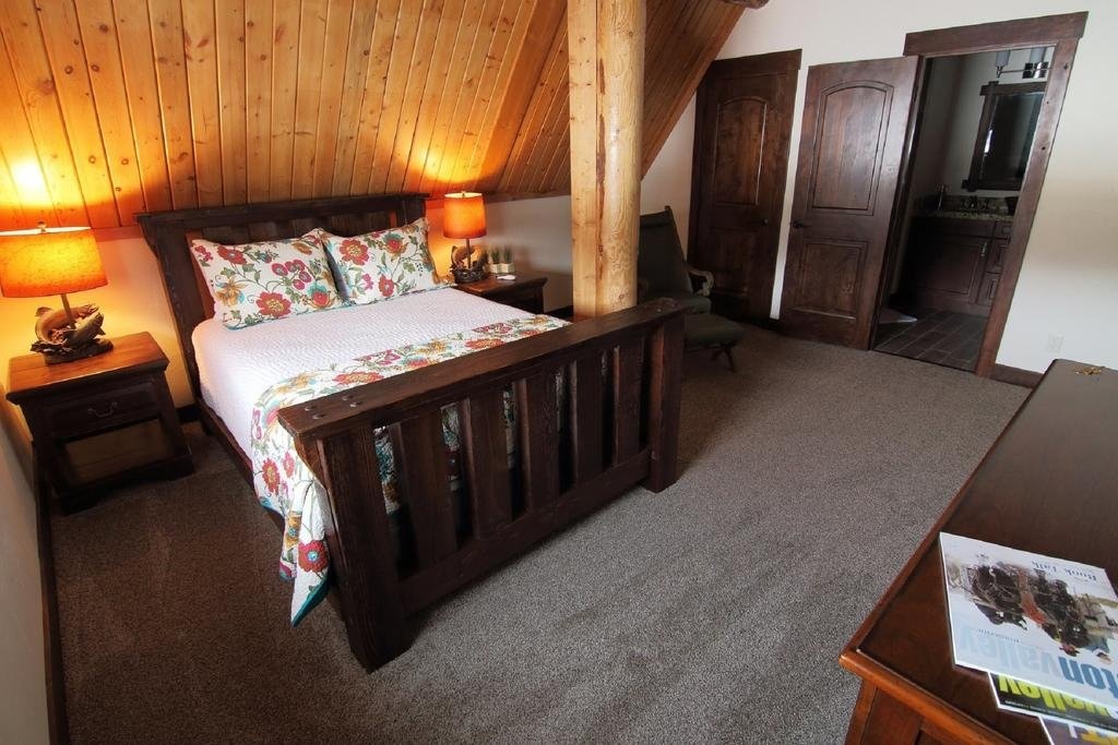 Fin and Feather Inn — 2