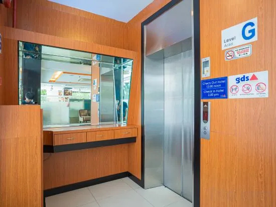 Lobby & Reception