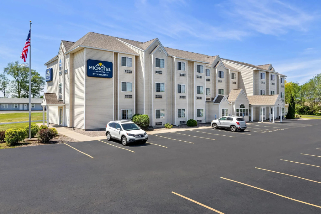 Microtel Inn & Suites by Wyndham Prairie du Chien