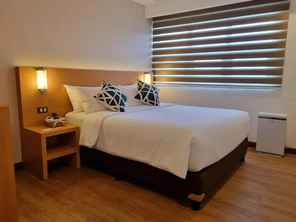 Deluxe Double room (full double bed)