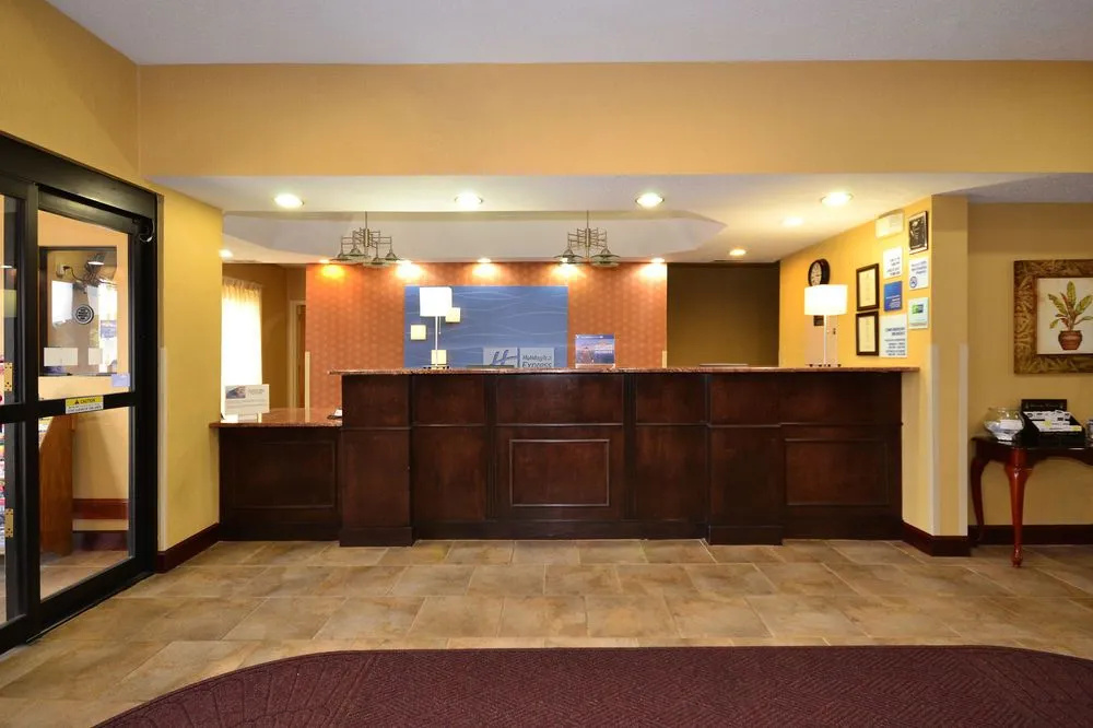 Lobby & Reception