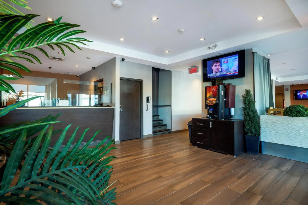 Hôtel Newstar Montréal — 2