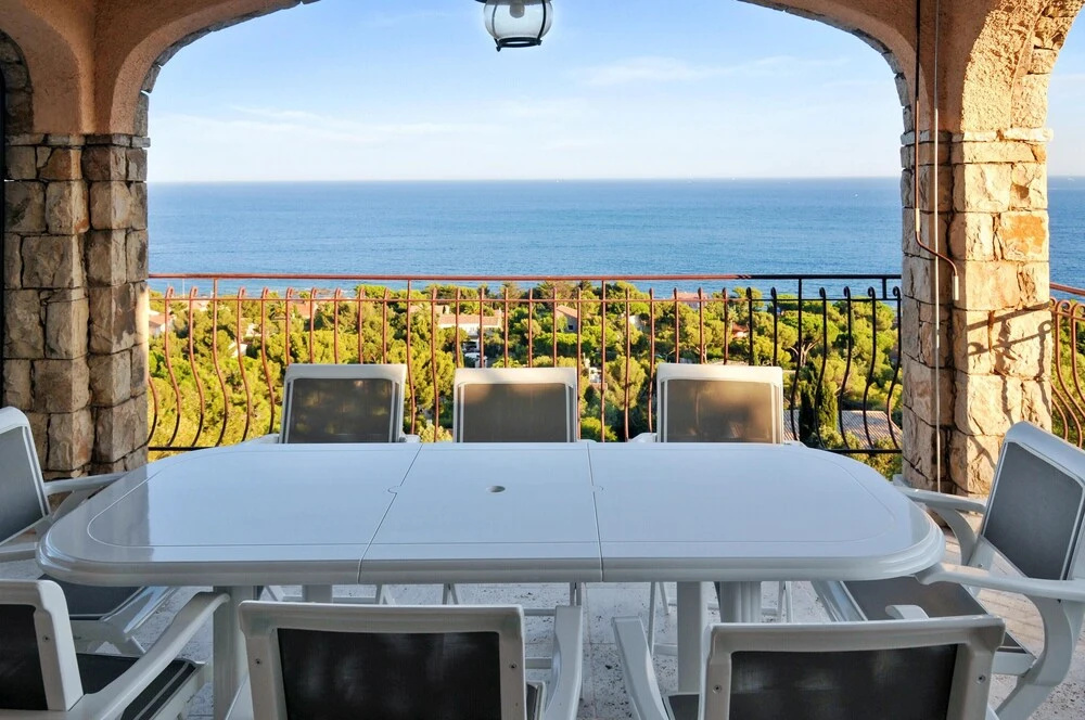 House With in Roquebrune sur argens With Wonderful sea Vie
