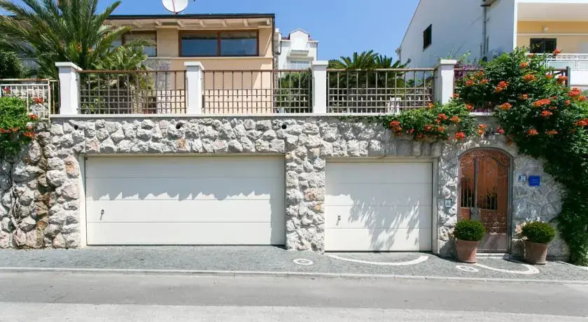 Cosy Apartment Close To Lapad Promenade And Beach