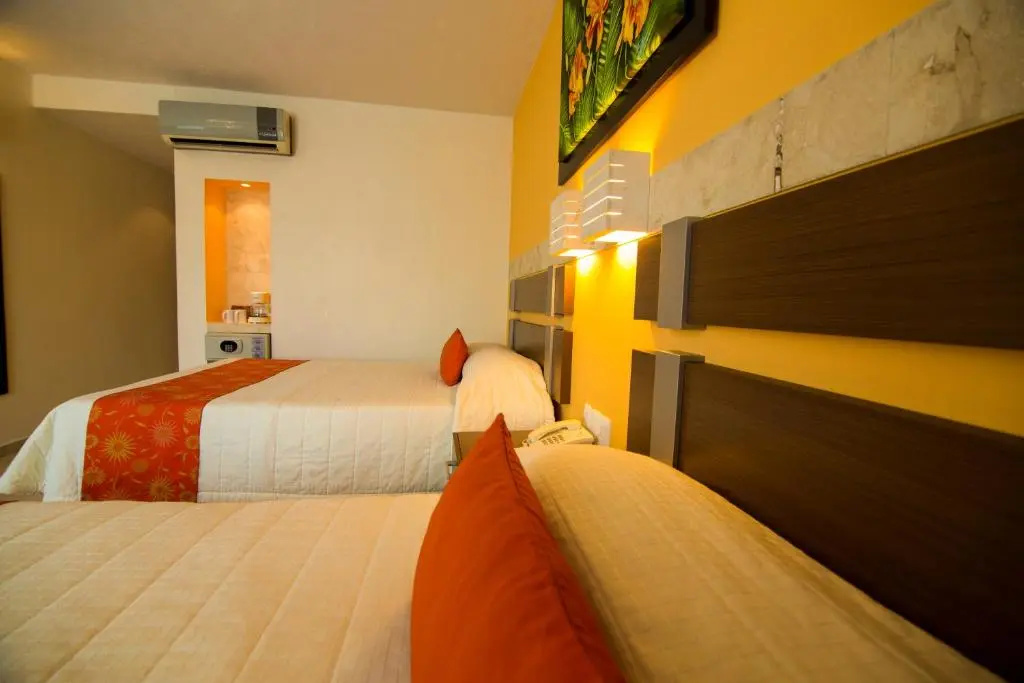 Standard Double room with city view (twin beds)