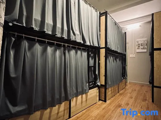 Кровать в общем номере в Alleyway Hostel - Adults Only