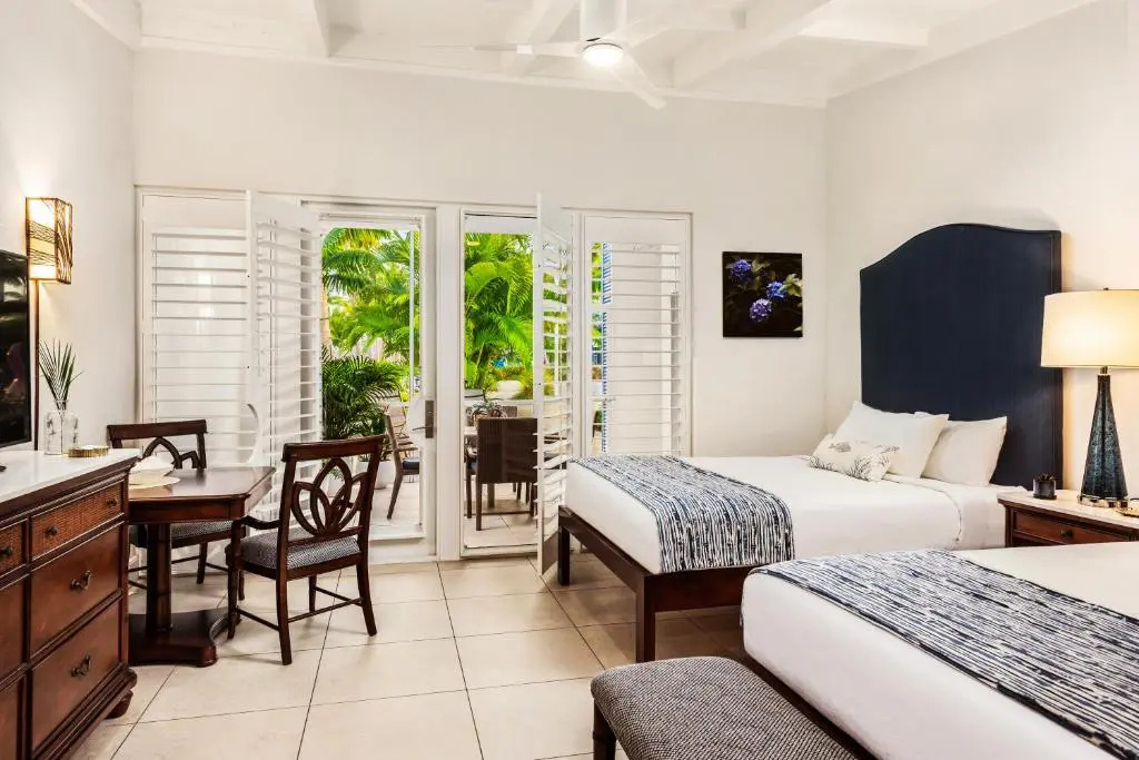 Standard Quadruple room beachfront