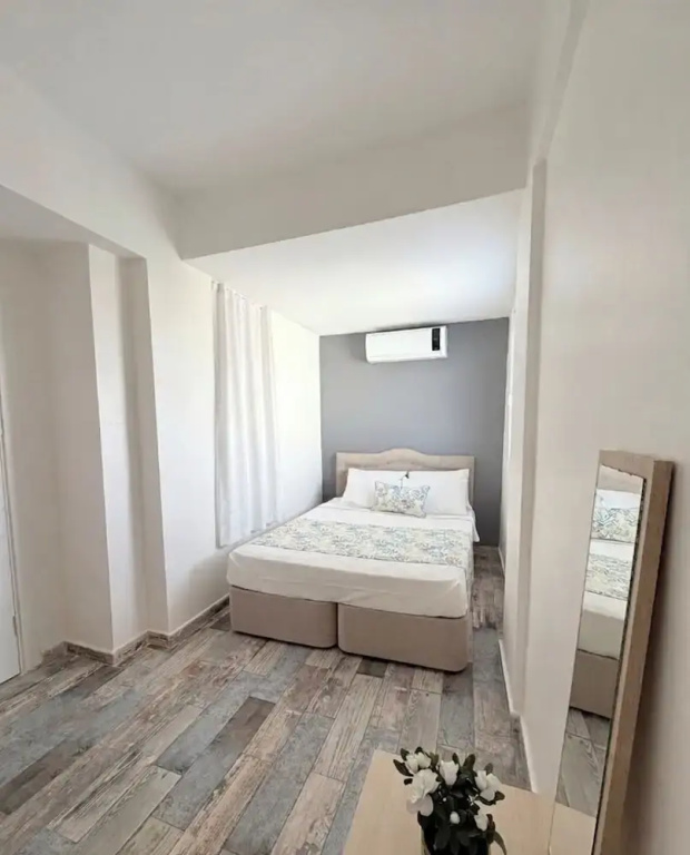 1 Bedroom Standard Double room with land view (full double bed)