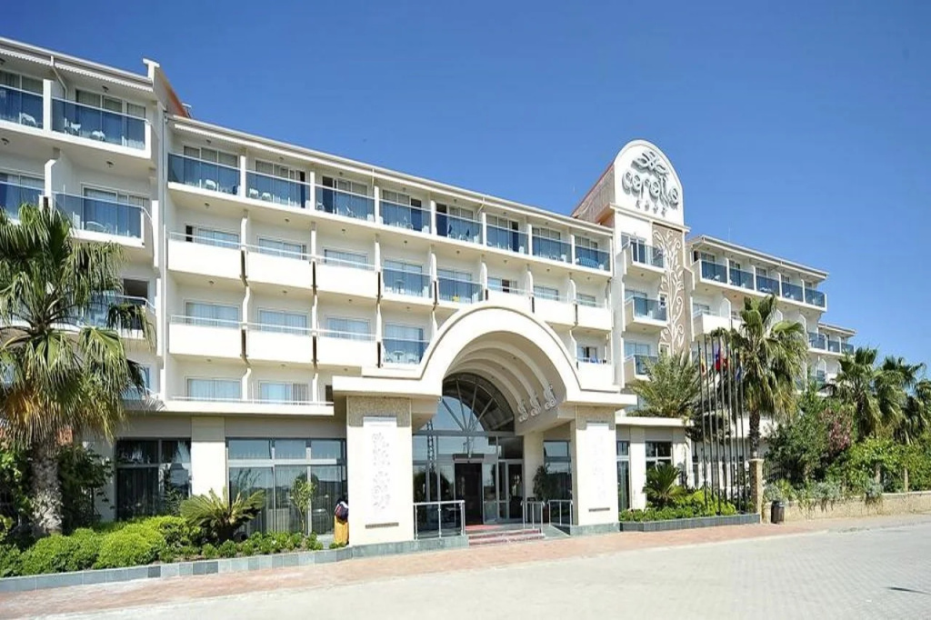 Corolla Hotel — фото