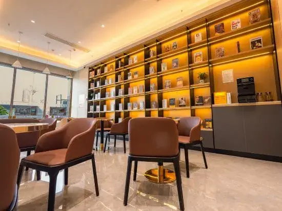 Yisen Hotel (Karamay Xinsi Road Plaza)