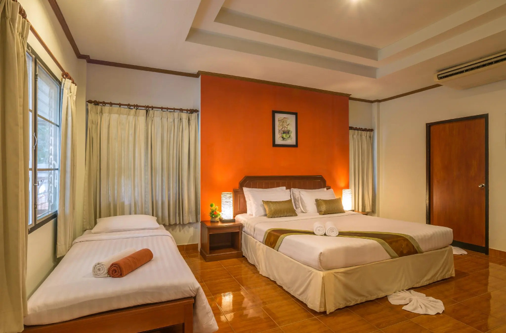 Superior Triple room