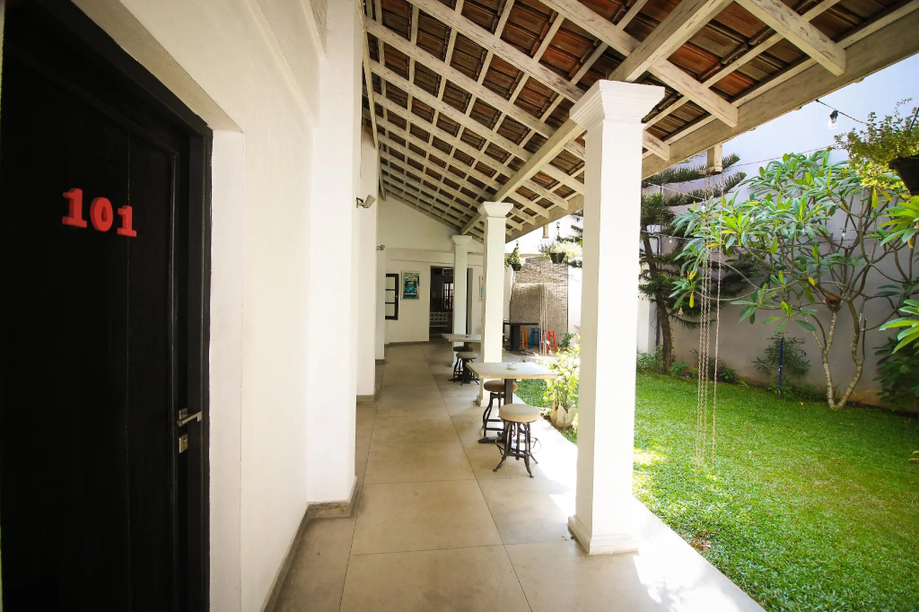 Clock Inn Dehiwala - Hostel