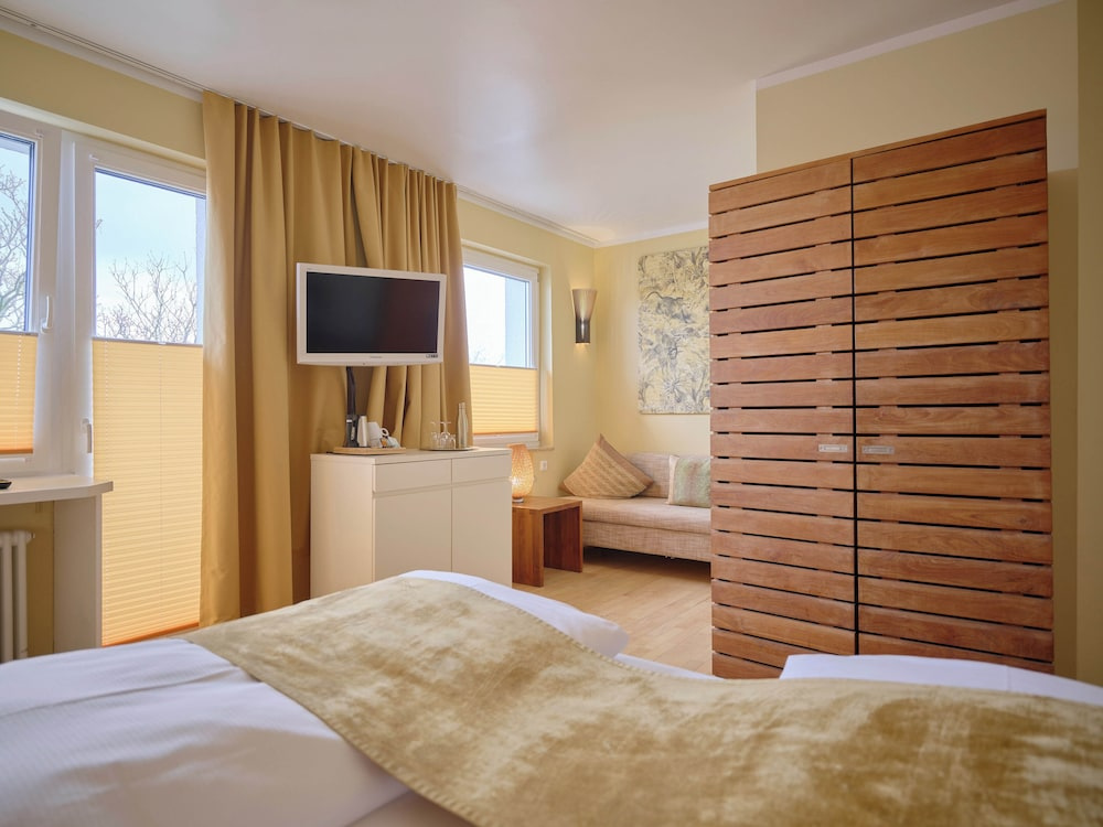 Superior Double room with balcony (full double bed)