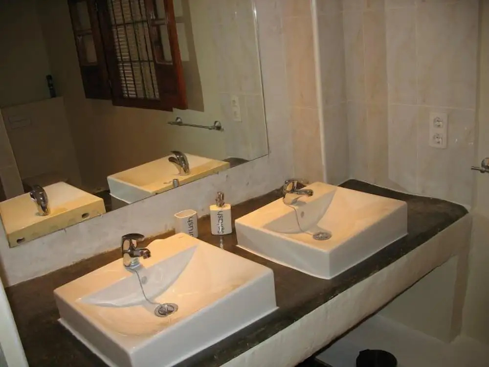 Comfort room