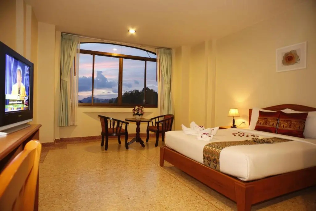Superior Double room with city view twin beds