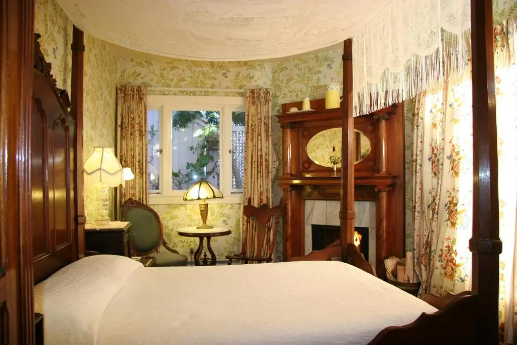 Standard Double room with garden view (full double bed)