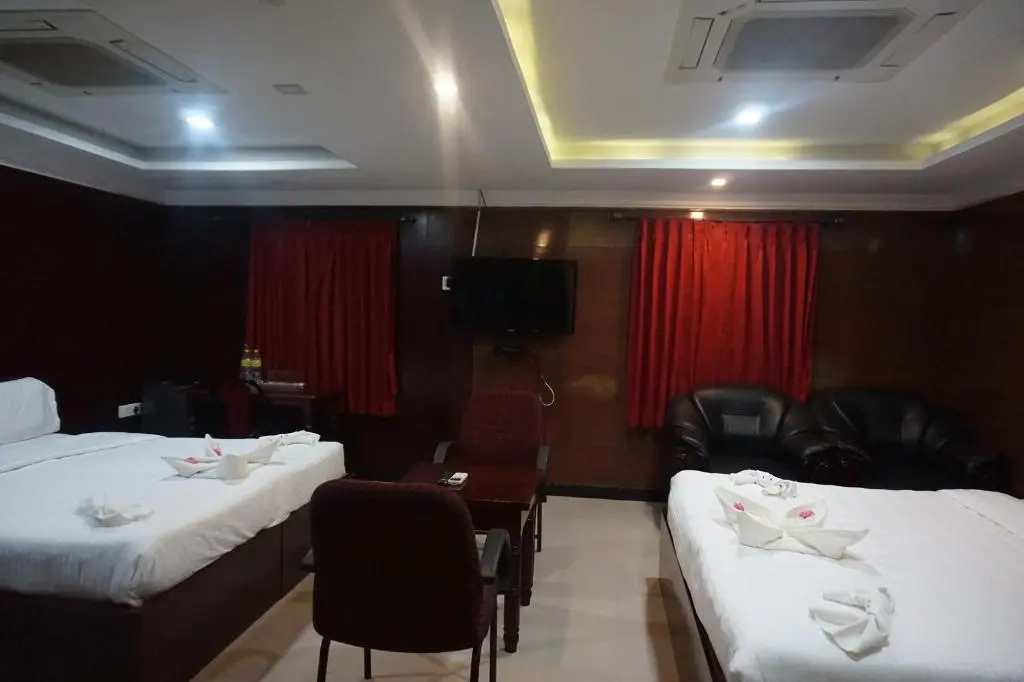 Hotel PVK Grand - Chambres