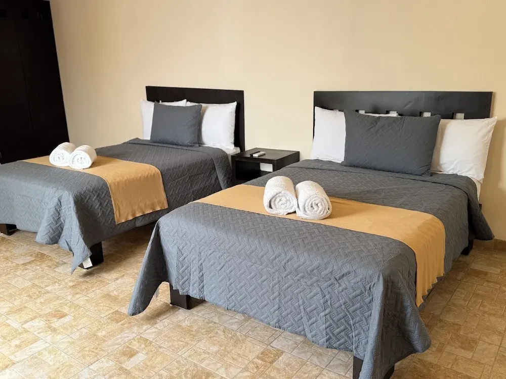 Deluxe Double room (full double bed)