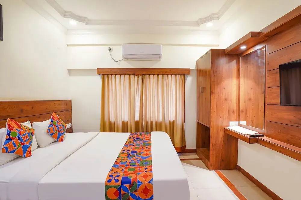 Hotel Savi Inn