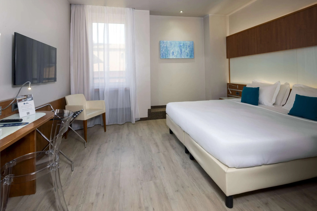 Best Western Hotel Madison - Tap to explore photos