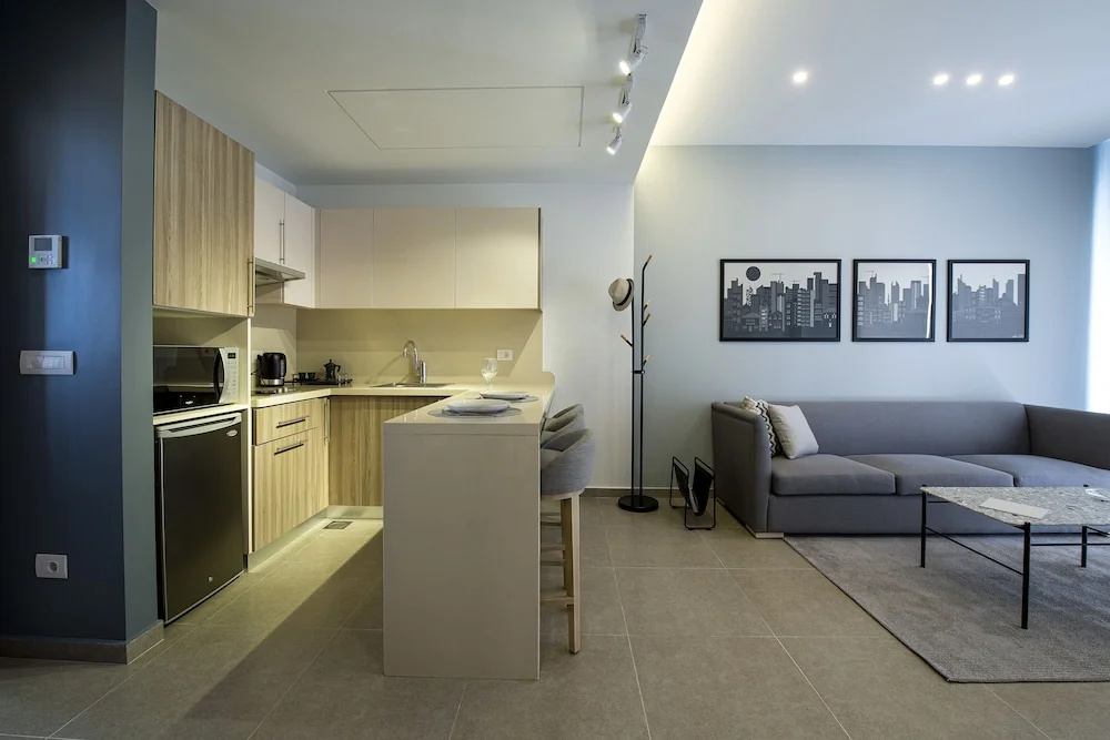 Deluxe Double Suite with balcony (twin beds)