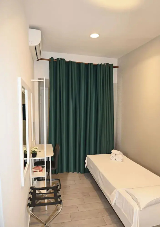 Economy room
