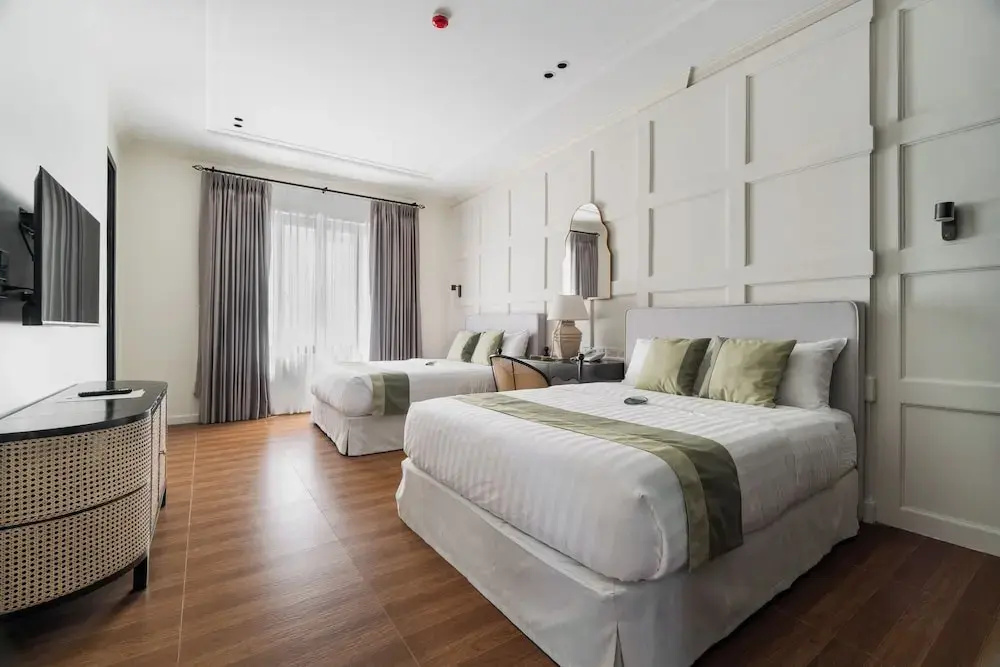 Deluxe Villa with balcony and beachfront