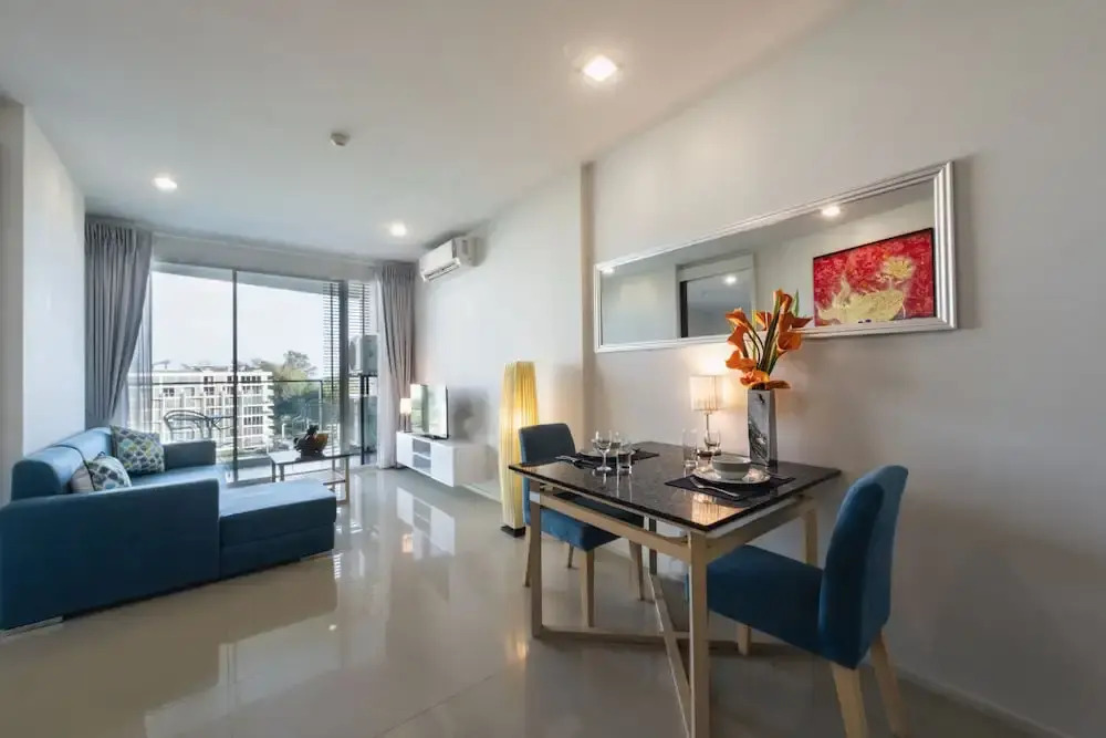 Люкс c 1 комнатой с балконом и с видом на горы в First Choice Grand Suites