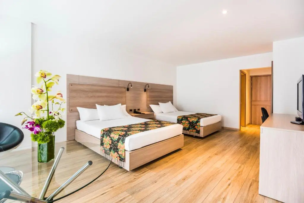 Hotel Rosales Plaza - Chambres