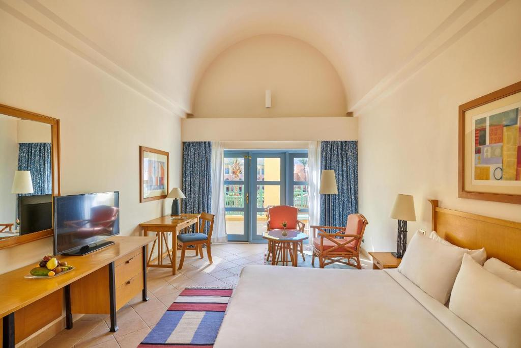 Double room with lagoon view (full double bed)
