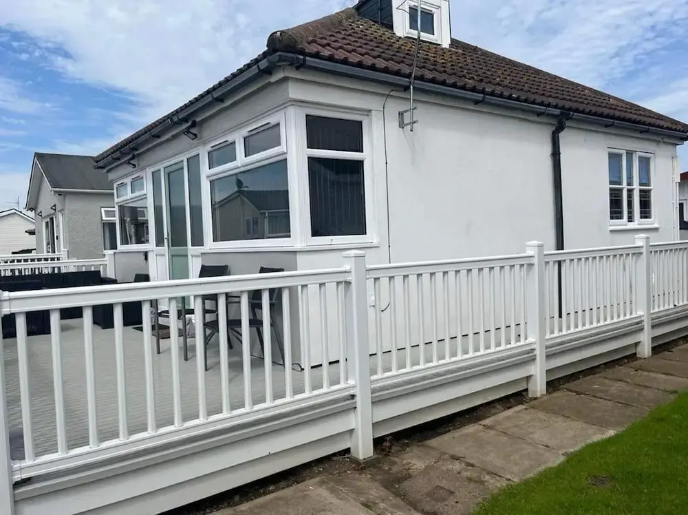 Seasideescape-2br-sleeps4-parking-petsok-fireplace
