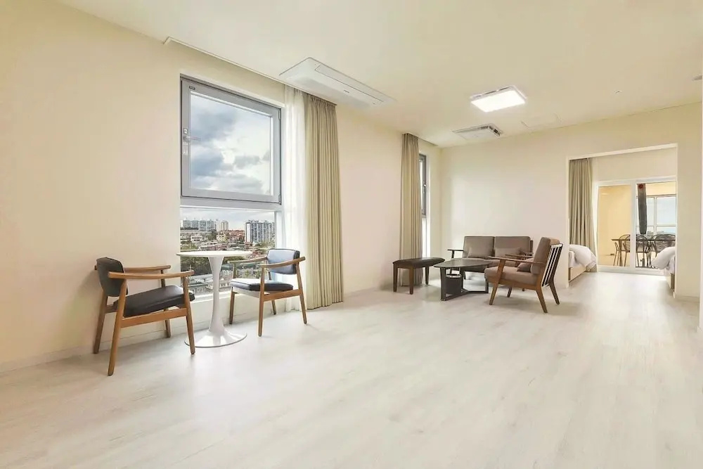 Standard Penthouse room with mountain view