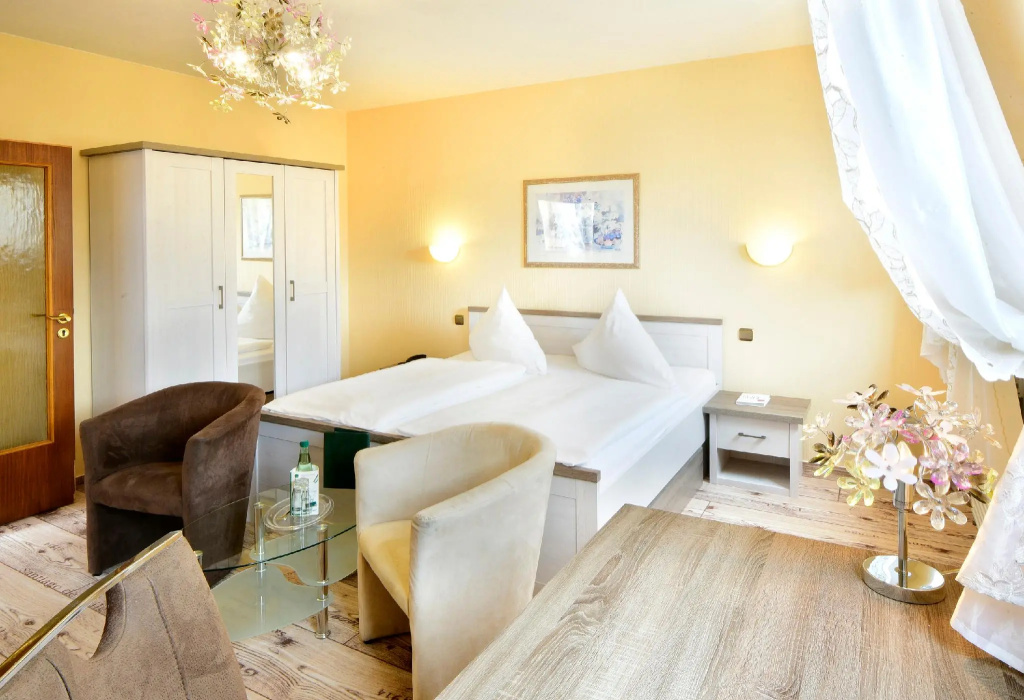 Standard Double room (full double bed)