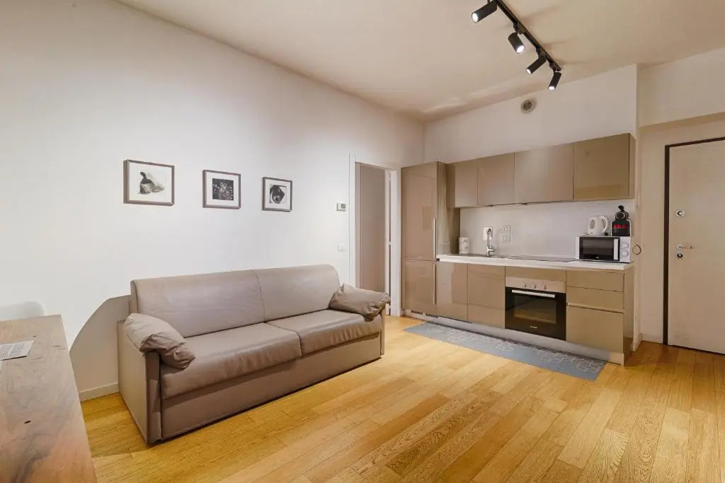 2 Bedrooms Apartment
