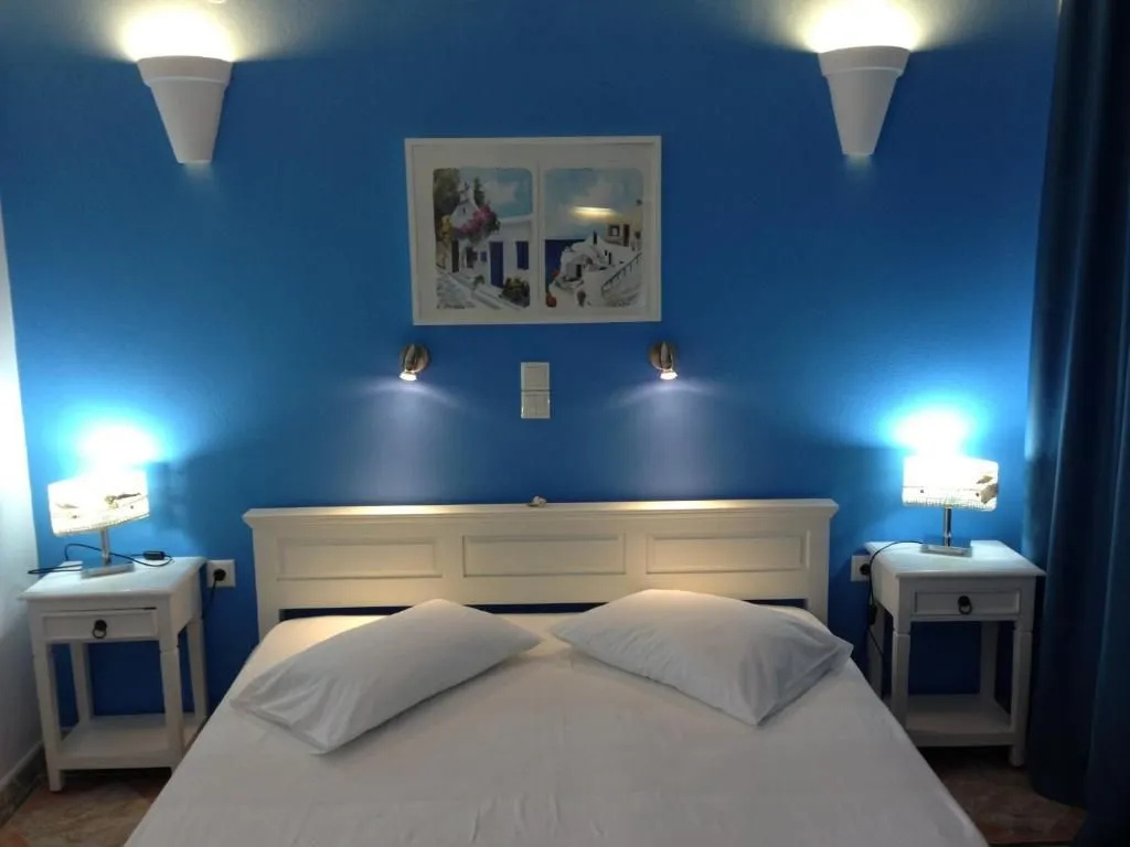 Standard Double room with garden view (full double bed)