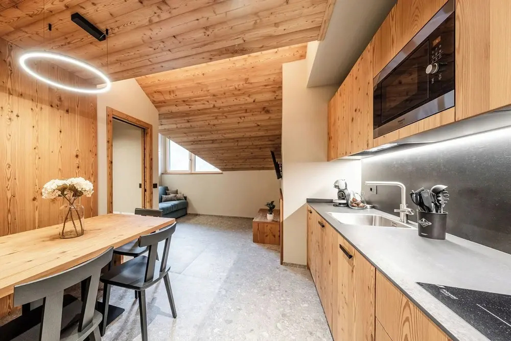 Apartment with balcony and with mountain view