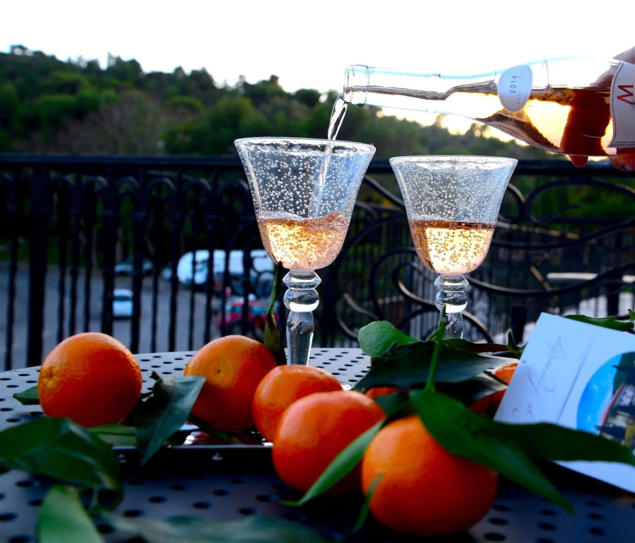 Food & Beverage