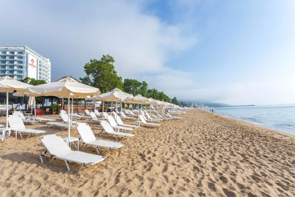 Beach & Waterfront