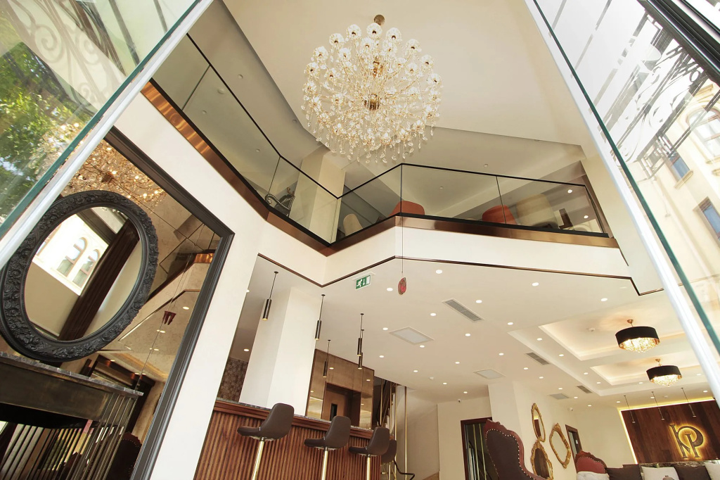 Balcony & Terrace