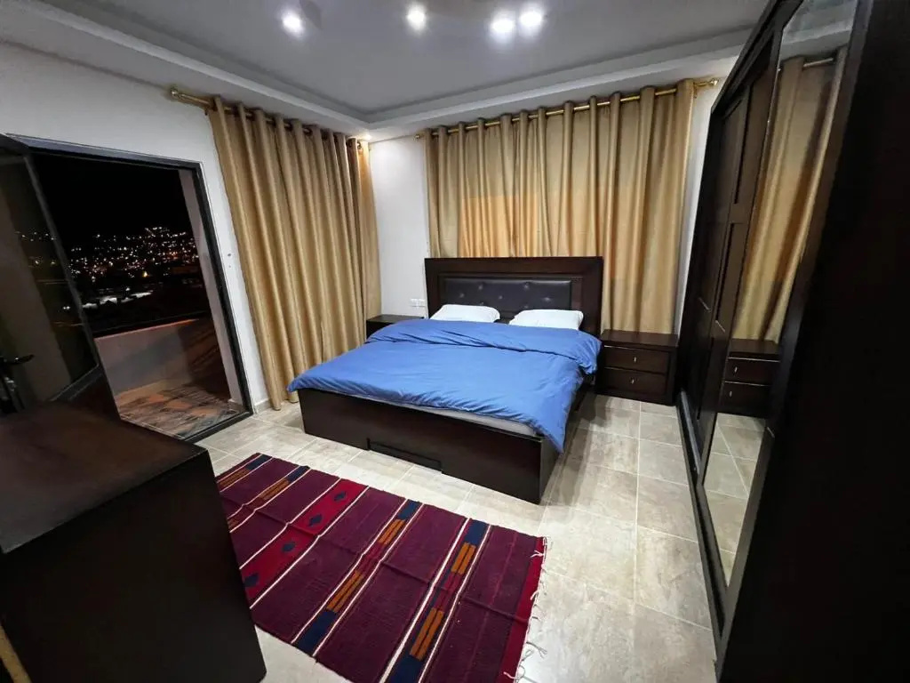 Amro Petra Apartment