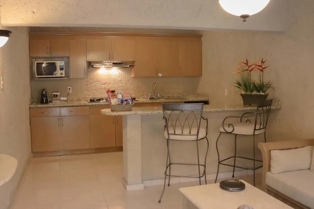 Classic Quadruple Suite