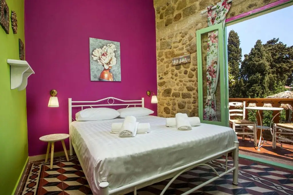 Standard Double room with balcony (full double bed)
