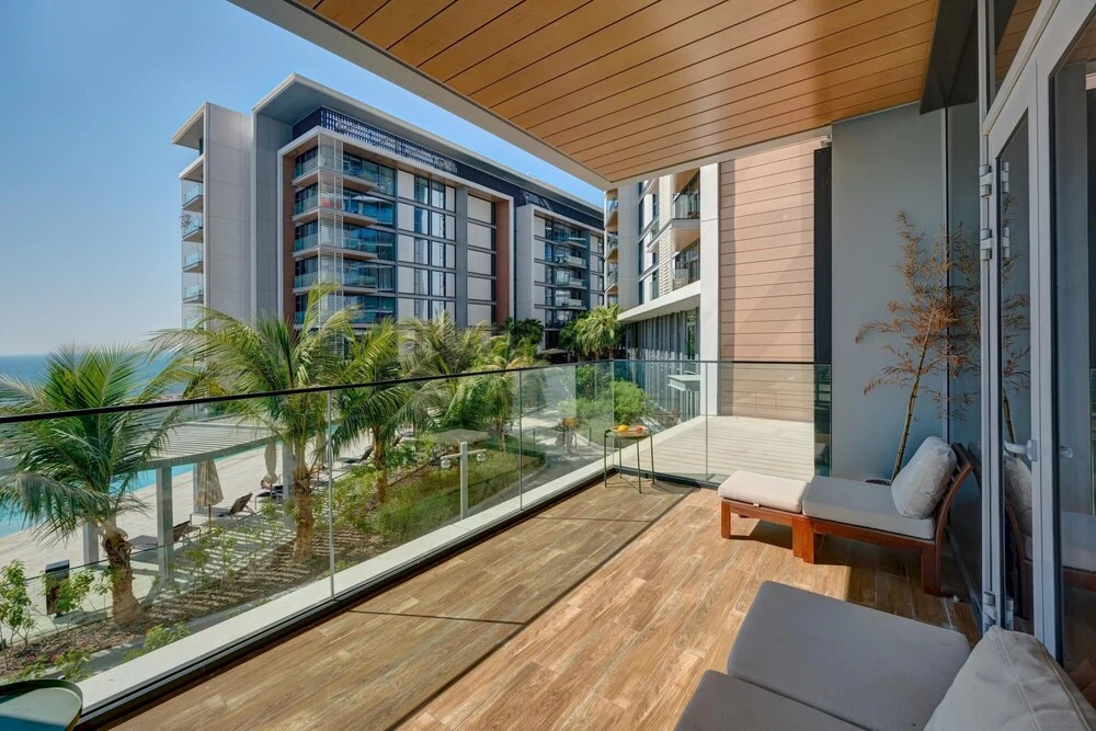 Urban Island Getaway on Bluewaters