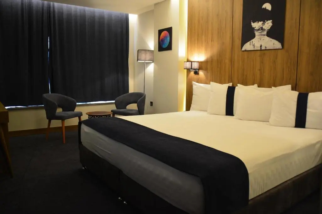 Deluxe Double room (full double bed)