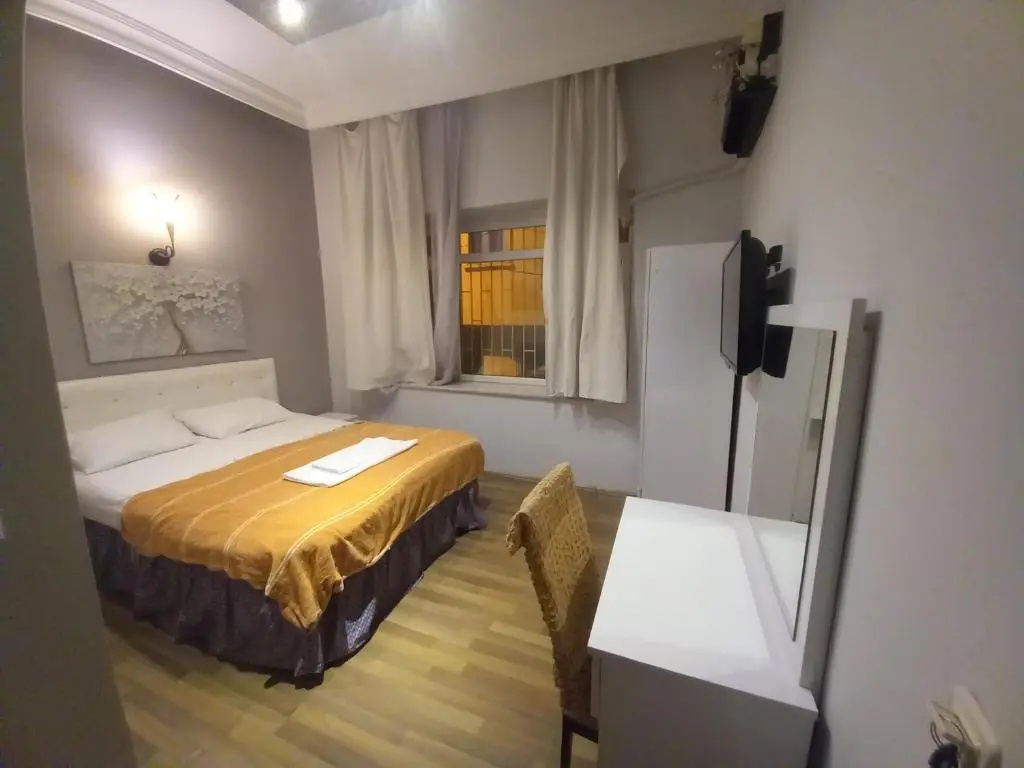 Economy room