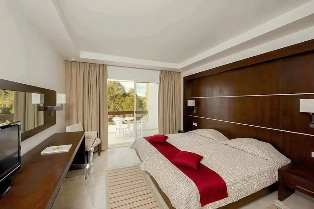 Standard Triple room with balcony