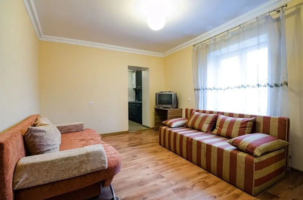 Economy Apartment Doroshenka 48