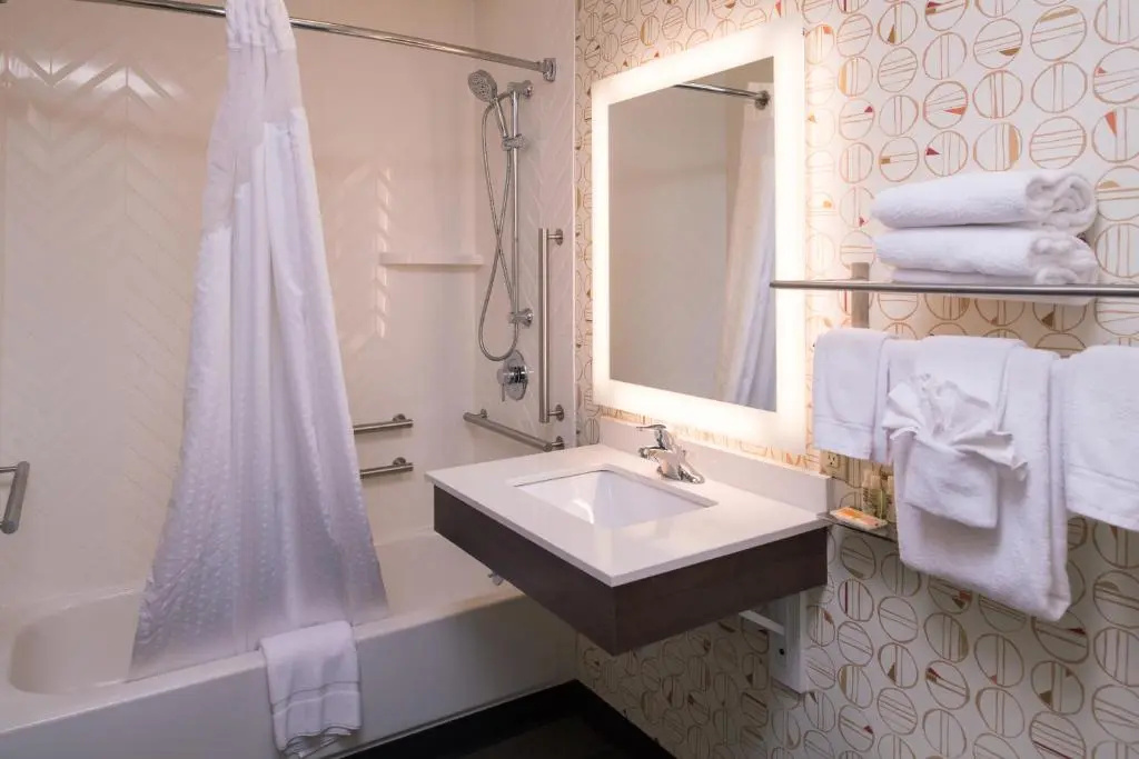 Holiday Inn Auburn-Finger Lakes Region by IHG - Chambres